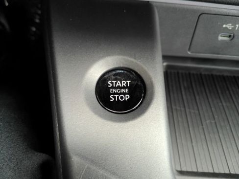 Used 2026 Nissan Sentra SR w/ Floor Mat Package FWD image 44