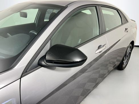 Used 2025 Hyundai Elantra Sport FWD image 12