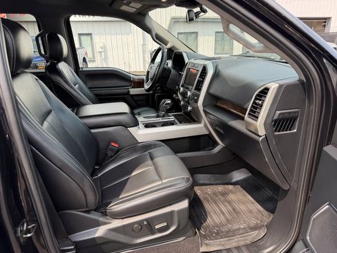 Used 2019 Ford F150 Lariat w/ Equipment Group 502A Luxury AWD/4WD image 28