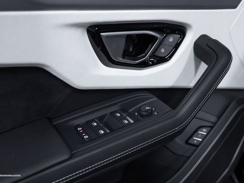 Used 2023 Lamborghini Urus S image 23