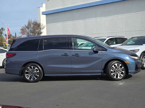 New 2026 Honda Odyssey Elite image 4
