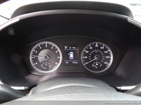 Used 2019 Hyundai Santa Fe SE AWD/4WD image 16
