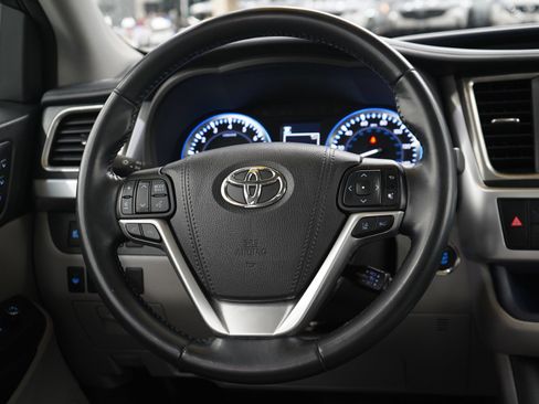Used 2017 Toyota Highlander Limited AWD/4WD image 15