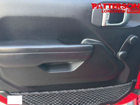 Used 2023 Jeep Gladiator Sport AWD/4WD image 11