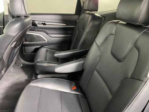 Certified 2023 Kia Telluride S w/ S Sunroof Package image 30