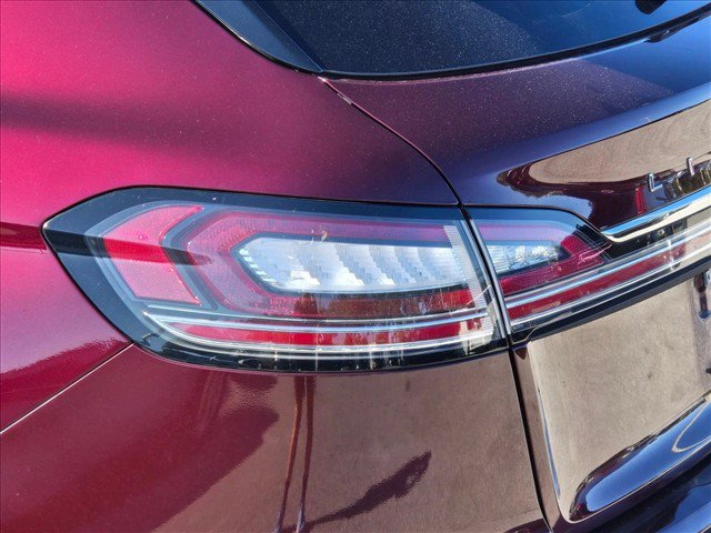 Used 2019 Lincoln Nautilus Select w/ Class II Trailer Tow Package FWD image 8