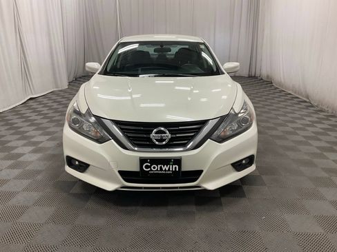 Used 2016 Nissan Altima 2.5 SR w/ LED Appearance Package image 13