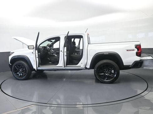 Used 2025 Chevrolet Colorado Trail Boss AWD/4WD image 67