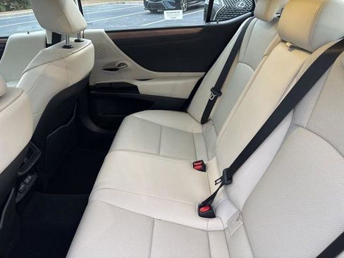 Certified 2025 Lexus ES 350 w/ Premium Package image 9