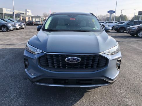 New 2025 Ford Escape SE w/ Class II Trailer Tow Package FWD image 5