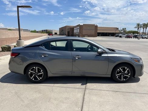 Used 2025 Nissan Sentra SV FWD image 7