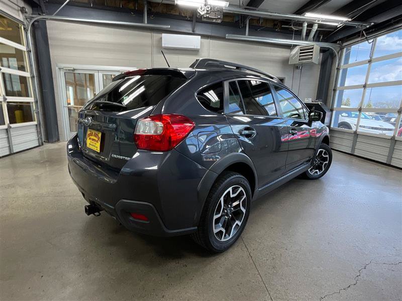 Used 2017 Subaru Crosstrek 2.0i AWD/4WD image 5