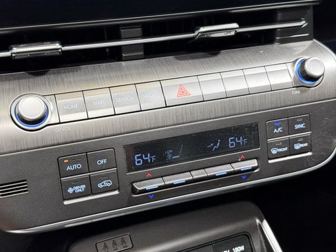 Used 2024 Hyundai Kona Limited FWD image 16