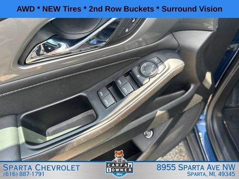 Used 2023 Chevrolet Traverse LT w/ Rear Camera Mirror Package AWD/4WD image 13