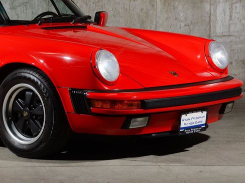 Used 1987 Porsche 911 Carrera RWD image 2