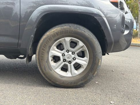 Used 2021 Toyota 4Runner SR5 Premium w/ Moonroof Package AWD/4WD image 4