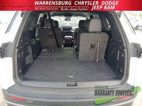 Used 2025 Buick Enclave Preferred AWD/4WD image 30