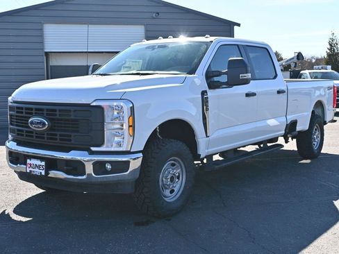 New 2026 Ford F250 XL w/ XL Off-Road Package AWD/4WD image 9