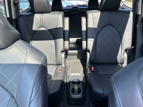 New 2026 Toyota Highlander Platinum AWD/4WD image 27