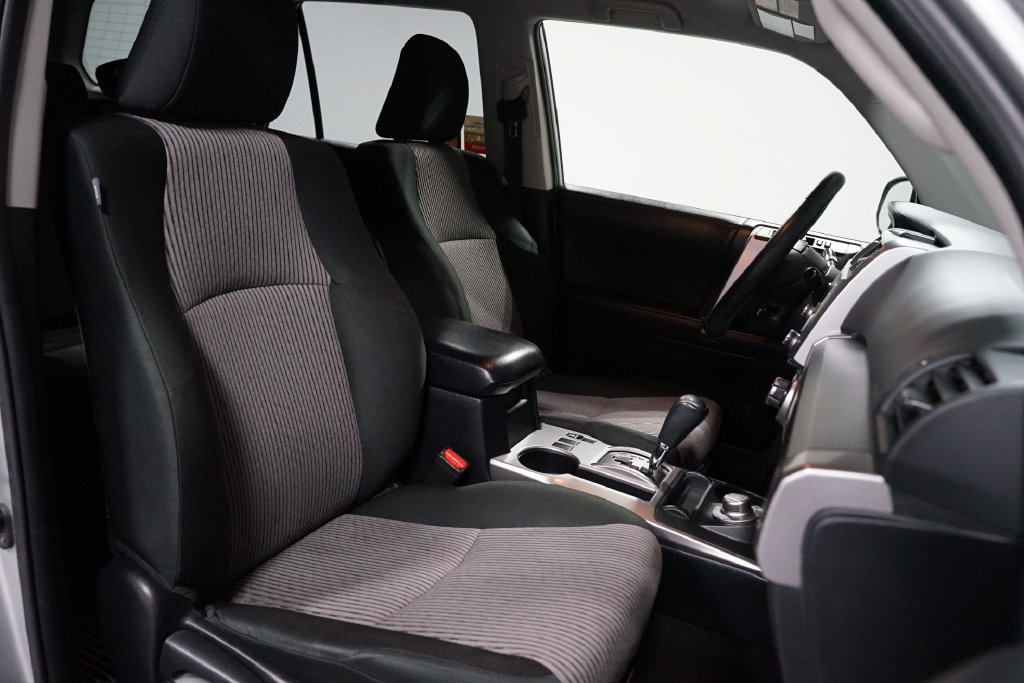 Used 2021 Toyota 4Runner SR5 AWD/4WD image 27