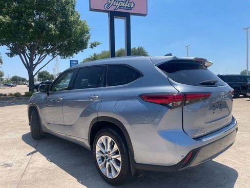 Used 2021 Toyota Highlander Limited AWD/4WD image 7