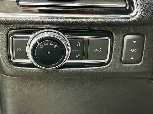 Used 2019 Lincoln Navigator Reserve image 11