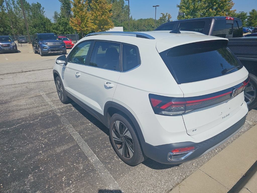 Used 2025 Volkswagen Taos SE AWD/4WD image 7