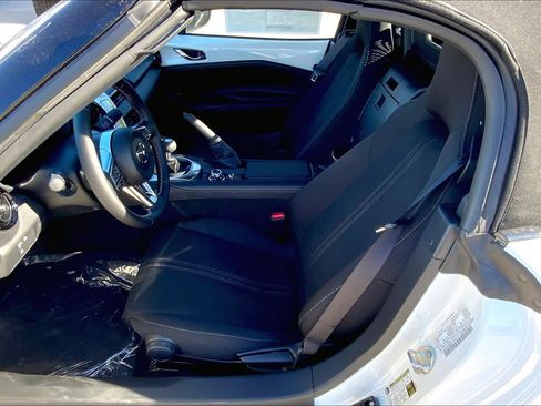 New 2025 MAZDA MX-5 Miata Club image 5