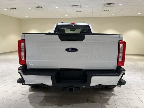 Used 2023 Ford F350 XLT AWD/4WD image 4