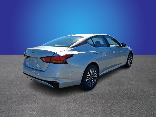 Used 2025 Nissan Altima 2.5 SV FWD image 4