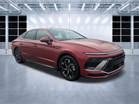 Used 2024 Hyundai Sonata SEL image 2