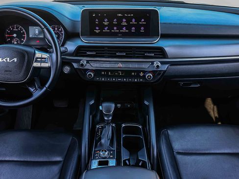 Certified 2022 Kia Telluride LX image 11
