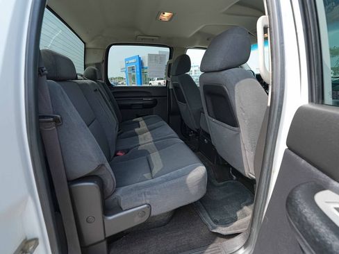 Used 2009 Chevrolet Silverado 2500 LT w/ Exterior Plus Package AWD/4WD image 16