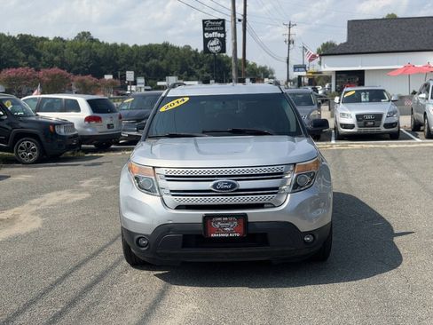 Used 2014 Ford Explorer XLT w/ Equipment Group 201A AWD/4WD image 3