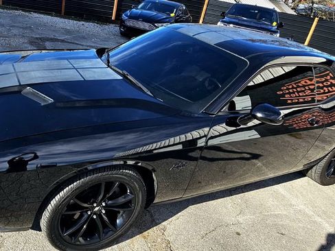 Used 2018 Dodge Challenger R/T w/ Blacktop Package image 10