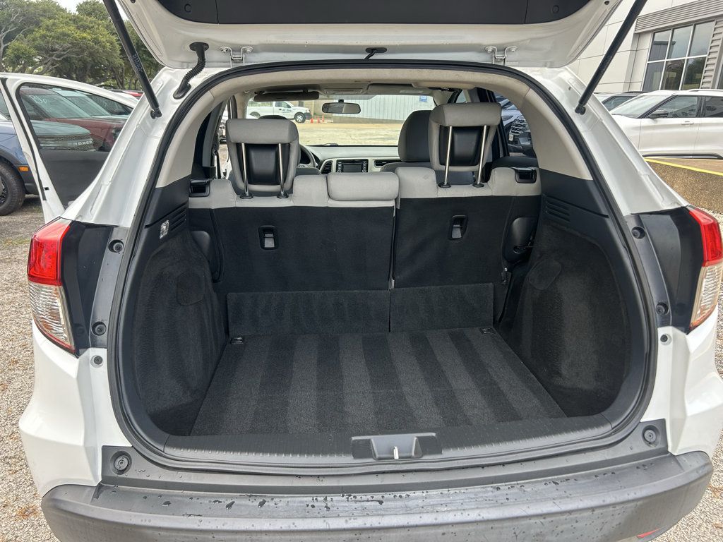 Used 2022 Honda HR-V LX image 10