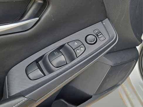 Used 2023 Nissan Sentra SV image 21