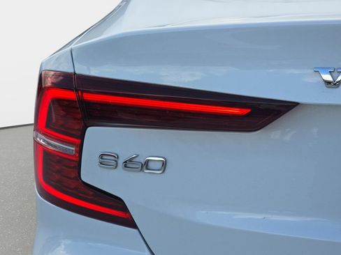 Used 2020 Volvo S60 T5 Momentum FWD image 28