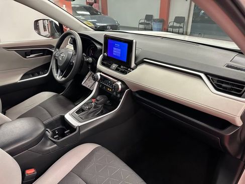 Certified 2025 Toyota RAV4 XLE w/ Convenience Package AWD/4WD image 17