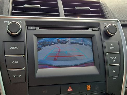 Used 2016 Toyota Camry LE image 22