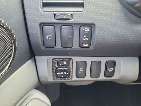 Used 2013 Toyota Tacoma 4x4 Access Cab V6 w/ TRD Sport Pkg image 19