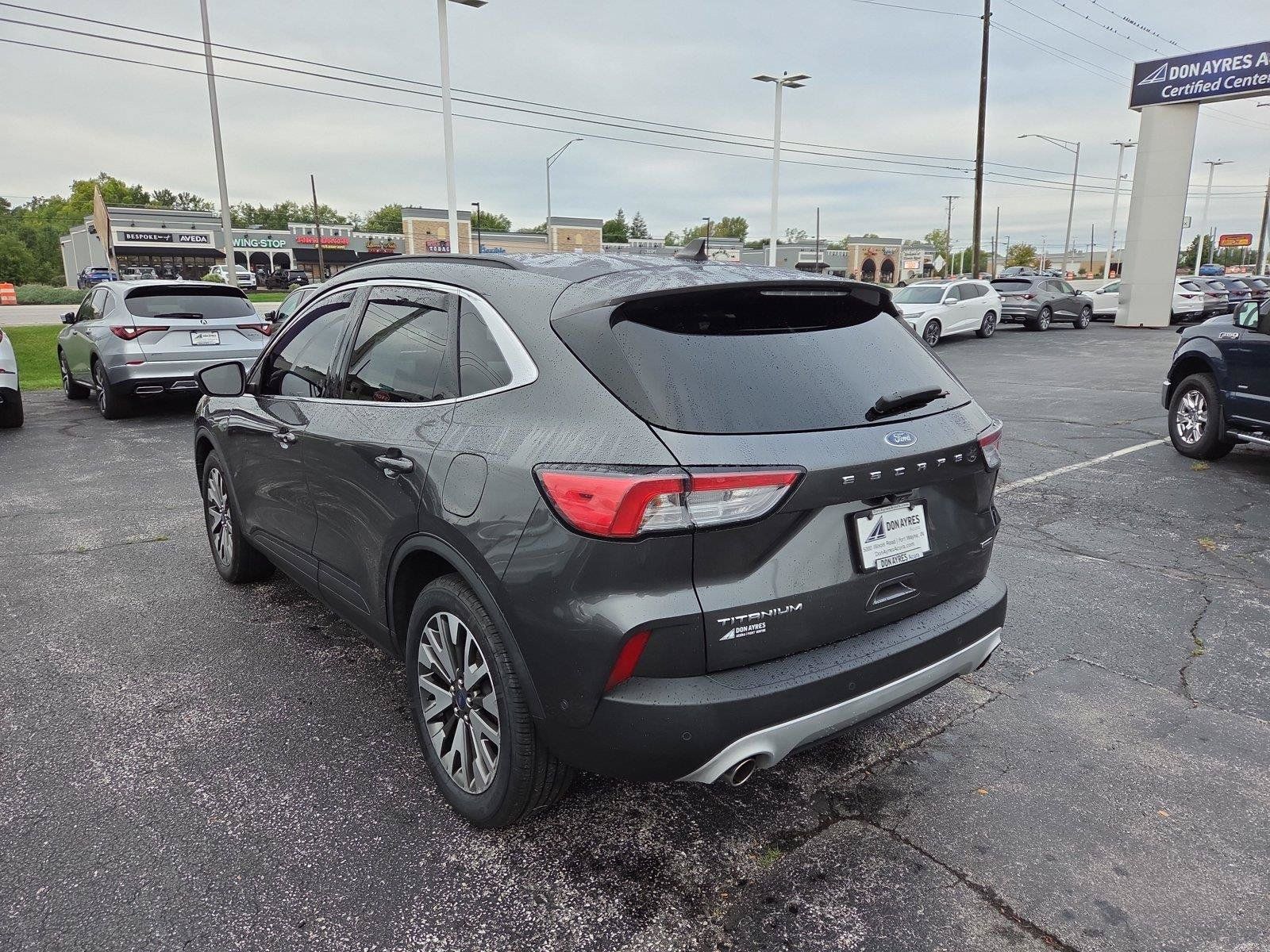 Used 2020 Ford Escape Titanium AWD/4WD image 24