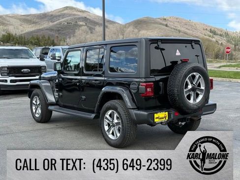 Used 2022 Jeep Wrangler Unlimited Sahara w/ LED Lighting Group AWD/4WD image 3