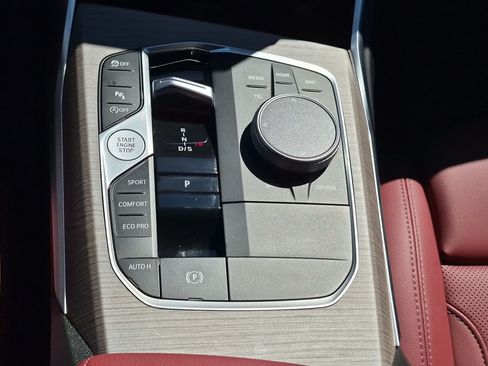 Used 2025 BMW 330i Sedan w/ M Sport Package RWD image 25