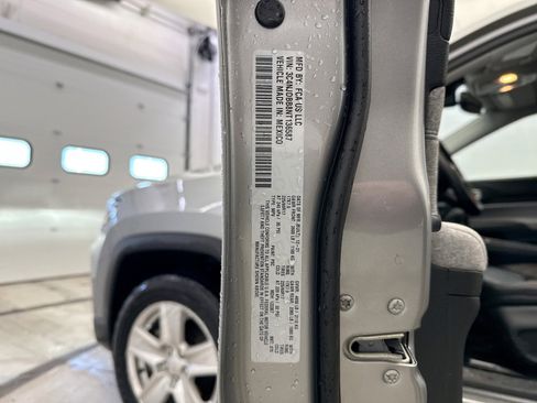 Used 2022 Jeep Compass Latitude w/ Convenience Group image 9