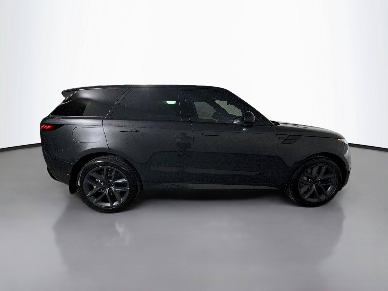 New 2026 Land Rover Range Rover Sport Dynamic SE AWD/4WD image 4