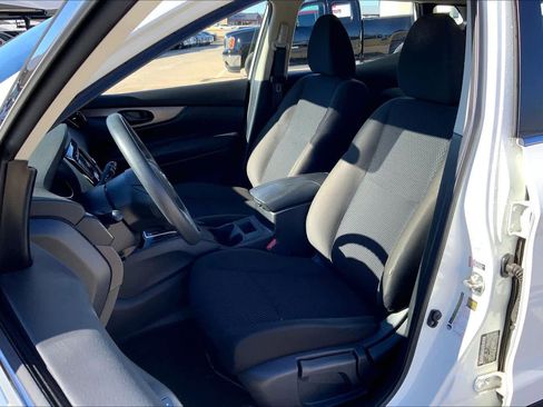 Used 2022 Nissan Rogue Sport S image 7