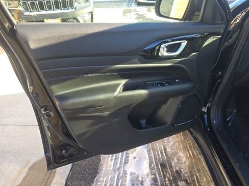 New 2026 Jeep Compass Latitude image 10