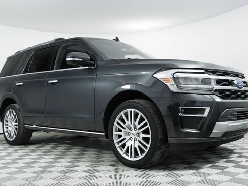 Used 2024 Ford Expedition Limited image 1