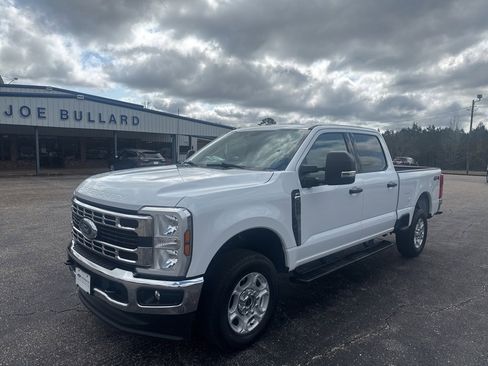 Used 2025 Ford F250 XLT image 16
